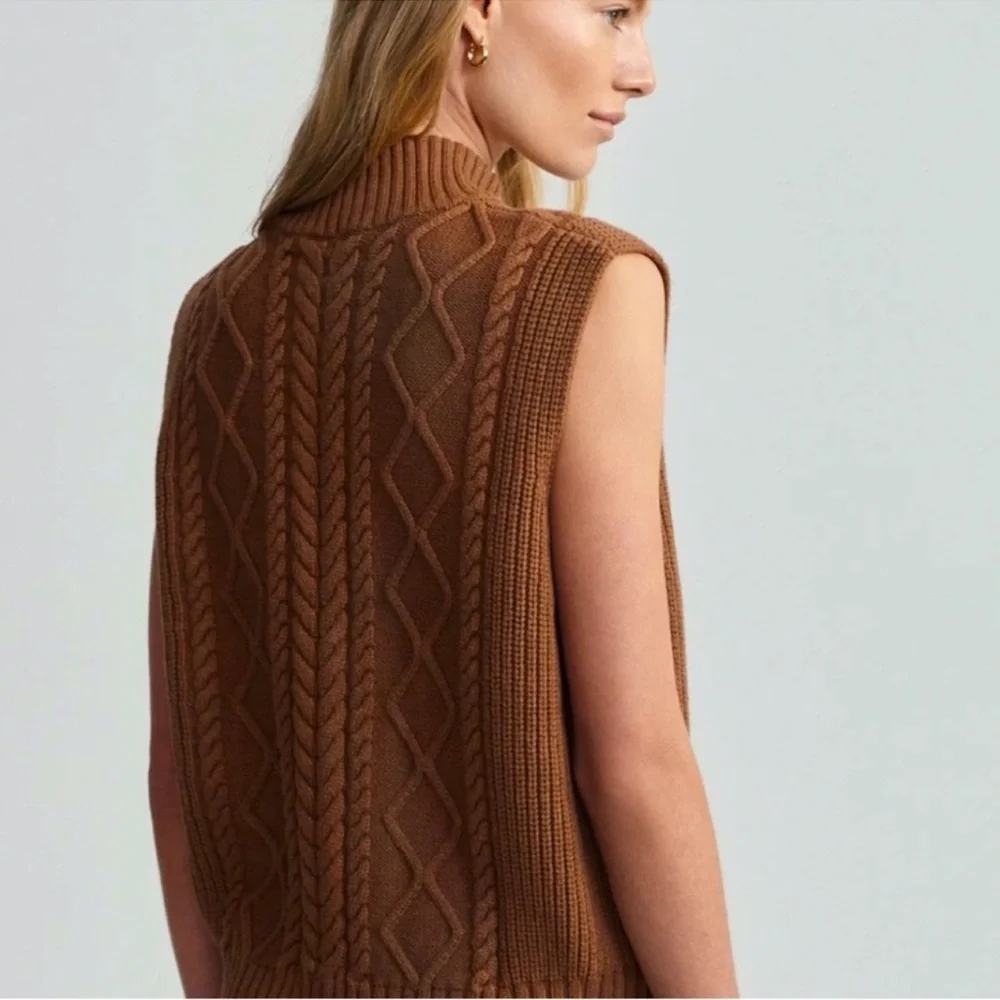 Varley Joilette Roll Neck Vest 💕💕 - Picture 2 of 6